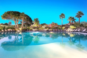 C&Ocirc;TE VAROISE - SAINTE-MAXIME - Douceurs M&eacute;dit&eacute;rran&eacute;ennes p.66-67