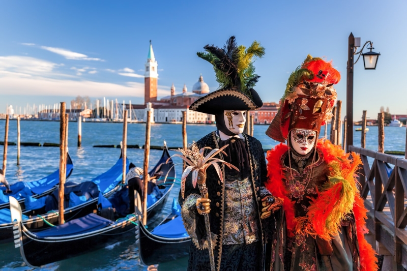 ITALIE - CARNAVAL DE VENISE : &quot;Au bal masqué&quot; (p.276 &amp; 277)