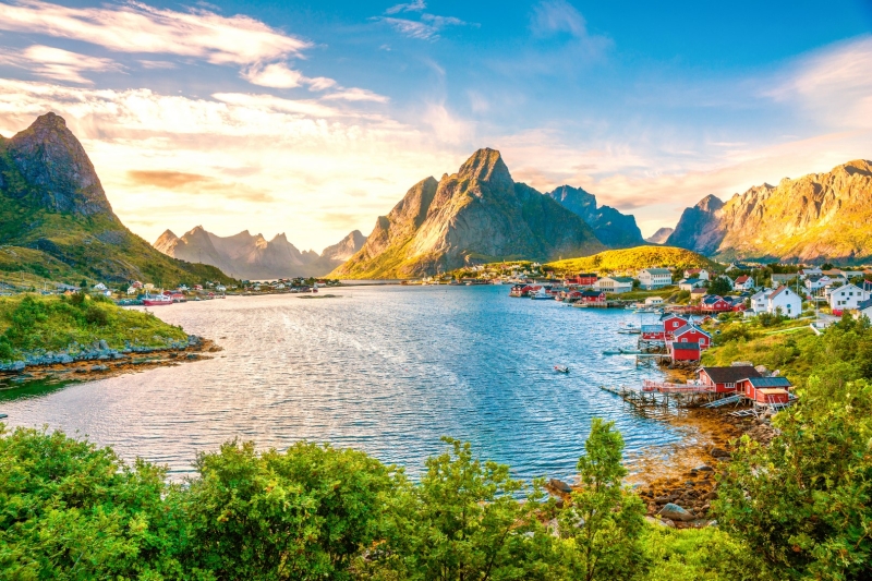 SCANDINAVIE - &quot;Magie du Grand Tour&quot; - p.330-331