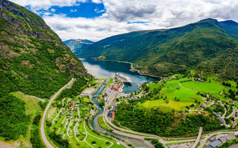 NORVEGE - &quot;Sur la route des Trolls&quot; - p.314-315